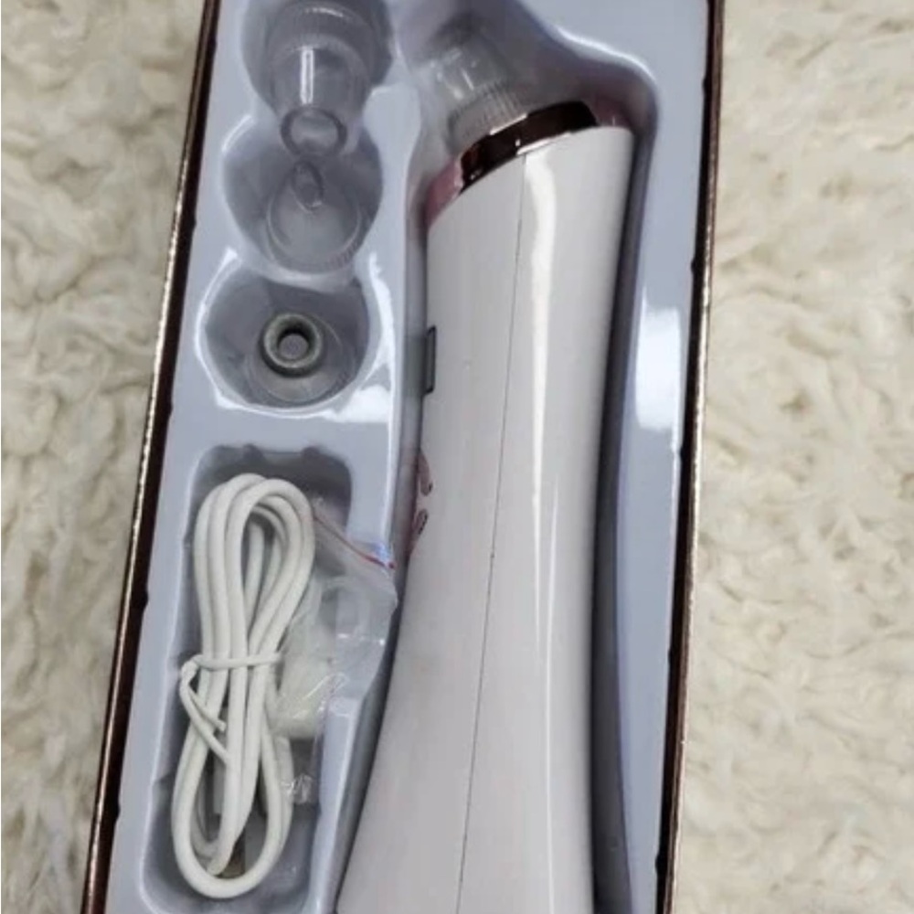 White Pore Cleaner Vacuum